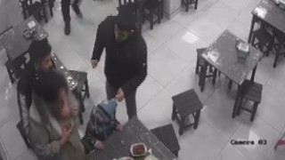 Lokantacı esnafından kadın müşterisine hayat kurtaran manevra