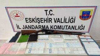 Mağdurlara zorla senet imzalatarak borçlandıran tefeci jandarmadan kaçamadı