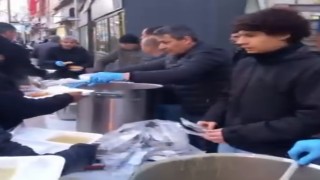 Mahalleli kendi imkanlarıyla bin kişiye iftar verdi