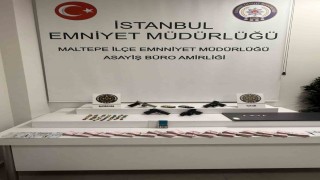 Maltepede uyuşturucu operasyonu: Manyetik kartlı zuladan yüklü miktarda para ve silah çıktı