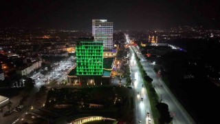 Manisa Büyükşehir Belediyesinden Tıp Bayramına özel ışıklandırma