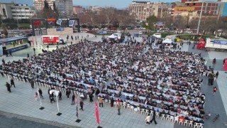 Manisa Büyükşehirin ‘İftar Sofrası Salihlide kuruldu