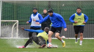 Manisa FKda Adana Demirspor mesaisi sürüyor