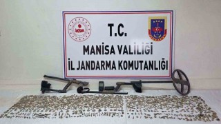 Manisada 2 bin 580 sikke ve 235 tarihi obje ele geçirildi