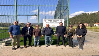 Marmaris Turgut Mahallesinde futbol sahası yenilendi