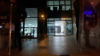 Marmariste kamu görevlisi 4 bin dolar rüşvet alırken suçüstü yakalandı