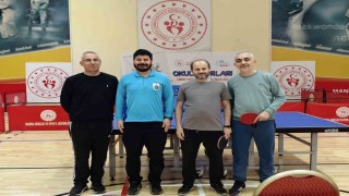 Masa tenisi turnuvasında birincilik Merkezefendinin