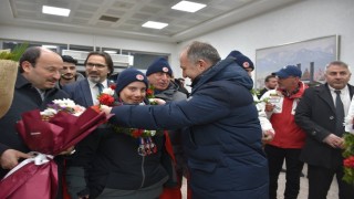 Meşaleler Dadaşların özel gururları için yandı