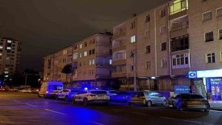 Mezarlık ziyareti dönüşü eşini evde ölü buldu