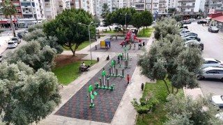 Mezitlide parklar yenileniyor, yaşam alanları güçleniyor