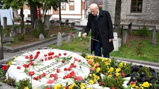 MHP Lideri Bahçeli, Yazıcıoğlu’nun Kabrini Ziyaret Etti