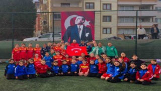 Milli Takımlar Kaleci Departmanı Koordinatörü Alper Boğuşlu Bilecik Kolej Spor Kulübünü ziyaret etti