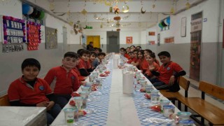 Minik kalpler iftar sofrasında buluştu