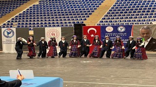 Muradiyenin minik halk oyuncuları il birincisi oldu