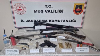 Muşta silah ve uyuşturucu operasyonu: 2 gözaltı