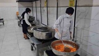 Nazillide iftar yemeklerini kız meslek liseliler hazırladı