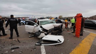 Nevşehirde zincirleme trafik kazası: 2 ölü, 7 yaralı