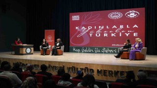 Niğdede 8 Mart Kadınlar Günü programında ilham veren kadınlar sahnedeydi