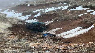 Niğdede otomobil şarampole yuvarlandı: 2 ölü, 2 yaralı