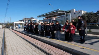 Öğrenciler tramvayın tarihini keyifli yolculukla öğrendi