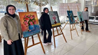 Öğrencilerin Kadınlar Günü sergisi açıldı
