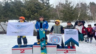 Okul Sporları Snowboard Türkiye Birinciliğinde kürsüye Kayseri ambargosu