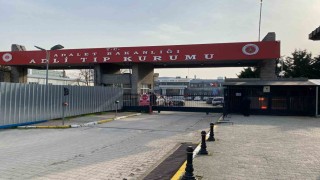 Okuldaki saldırıda hayatını kaybeden Fatmanur öğretmenin cenazesi Adli Tıp Kurumundan alındı