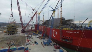 Osman Gaziye 2 bin 500 tonluk ünite yerleştirildi