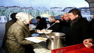 Osmangazi Belediyesinin iftar sofrasında yüzlerce kişi bir araya geldi