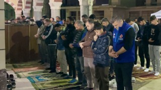 Osmaniye’de Kadir Gecesi’nde Dualar Göğe Yükseldi