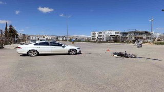 Otomobil ile motosiklet çarptı: 1 yaralı
