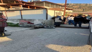 Otomobille çarpışan motosikletli ağır yaralandı