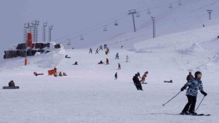Palandöken bayramda cıvıl cıvıl