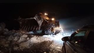 Pervaride karda mahsur kalan 78 kişi kurtarıldı