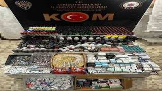Polis 5 milyon lira değerinde kaçak ilaç ve gıda takviyesi ele geçirdi