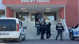 Polisten kaçan araç kaza yaptı: 3 kişi tutuklandı