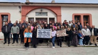 Salihlide ilkokul mezunları 25 yıl sonra buluştu