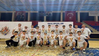 Salihlinin yıldızları Hentbolde Türkiye şampiyonu