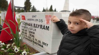 Samsunda mezarlıklar ziyaretçilerle doldu taştı: Şehitliklerde hüzün