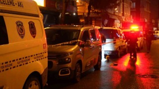 Sancaktepede seyir halindeki otomobilden silahlı saldırı: 1 yaralı