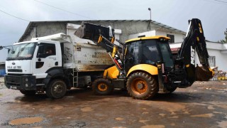 Şanlıurfada 50 ton bozuk tavuk ele geçirildi