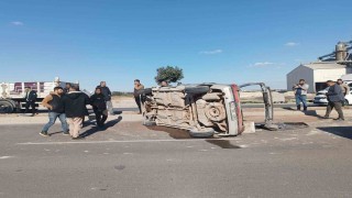 Şanlıurfada otomobil devrildi: 3 yaralı