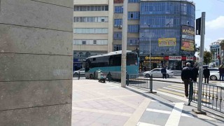 Şanlıurfada özel halk otobüsünün çarptığı kişi yaralandı