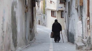Şanlıurfanın tarihi sokakları aydınlatılıyor