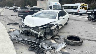 Sarıyerde otomobil karşı şeride geçti, 4 araç birbirine girdi:  4 yaralı