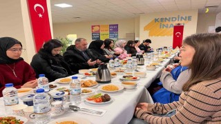 Şehit aileleri ve üniversiteli öğrenciler iftar sofrasında buluştu
