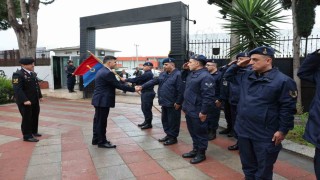 Şener, bayramda görev başındakileri ve şehit ailelerini unutmadı