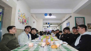 Siirtte öğrenciler ve öğretmenler iftar sofrasında buluştu