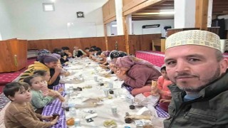 Silifkede çocuklar iftarını camide açtı