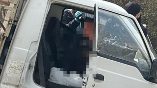 Sınıf öğretmeni arabasında ölü bulundu